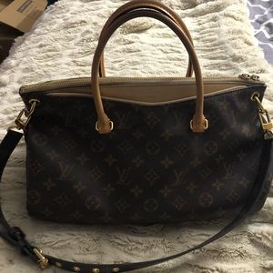 Louis Vuitton Pallas Tote